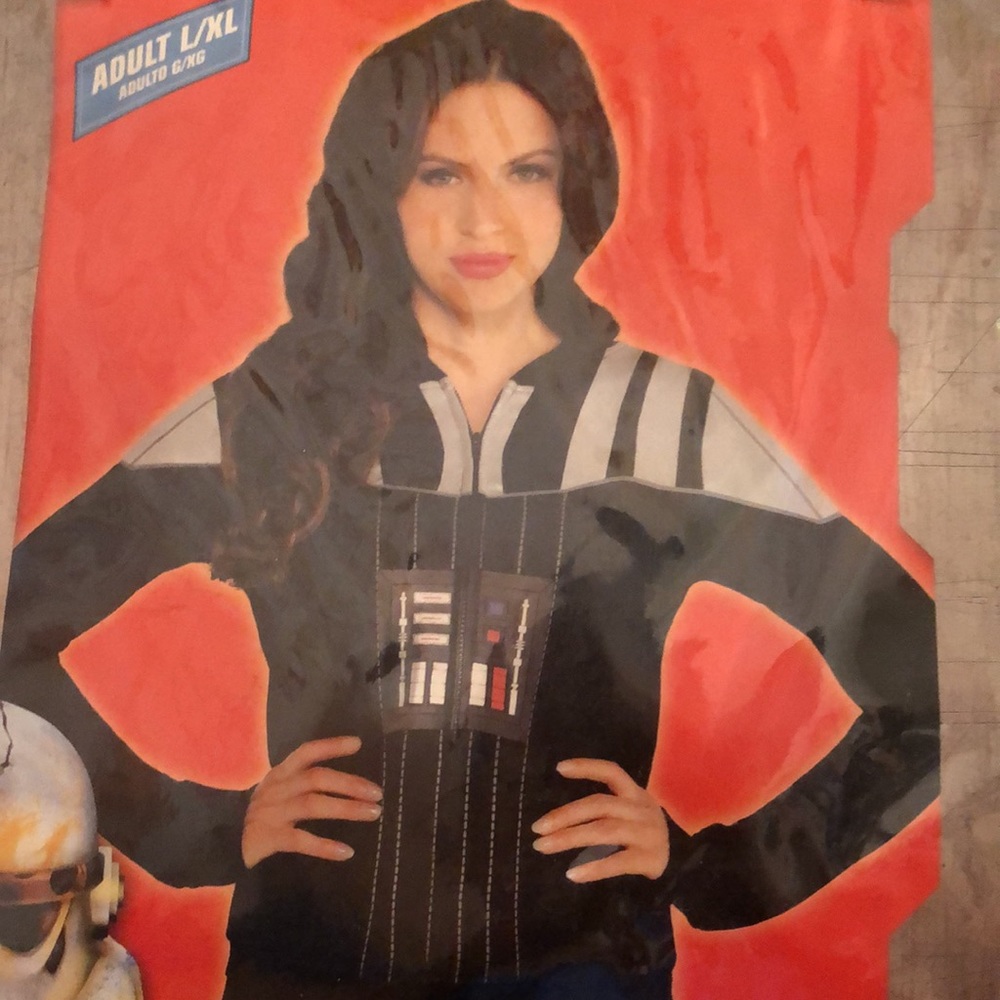 New Star Wars Hoodie Women’s Large/XL Darth vader